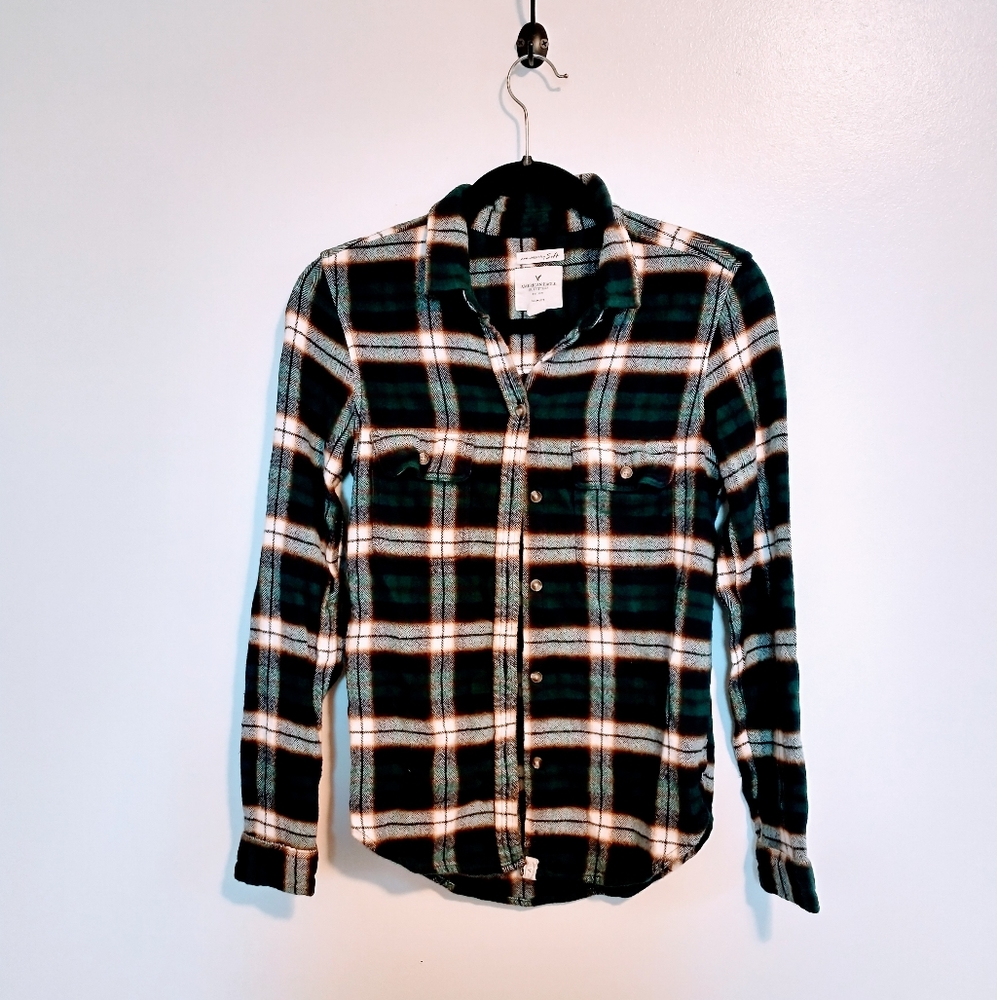 American Eagle ahh-mazingly soft slim fit button up flannel size small